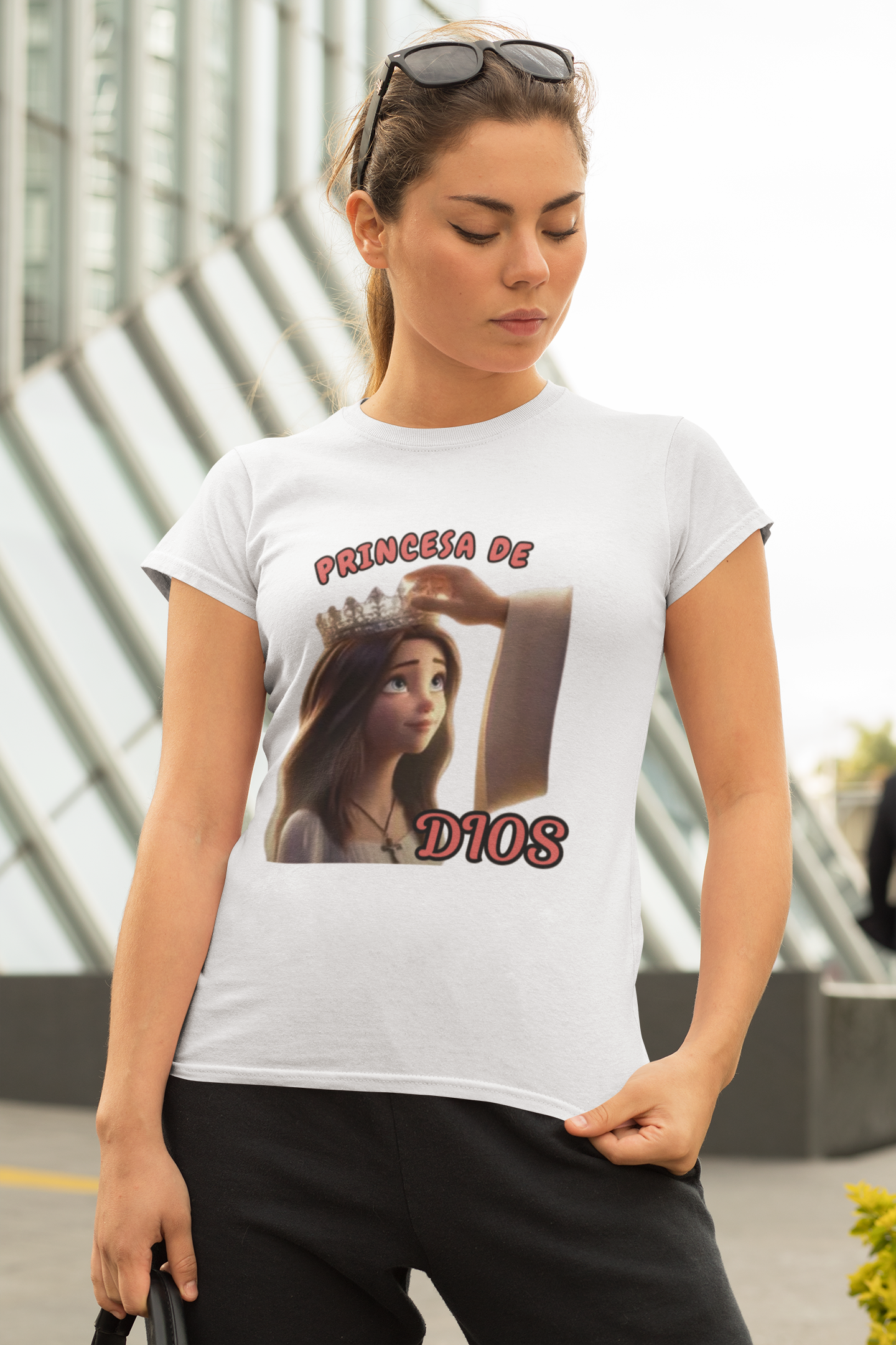 Women Heavy Cotton Tee with 'Princesa de Dios' Design, Cute Gift for Women, Casual Wear, Birthday Present, Trendy T-Shirt, Stylish